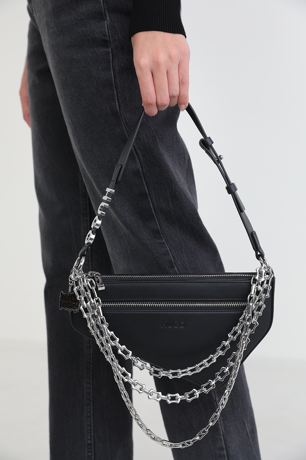 תמונת כל הלוק של הוגו X בלה תיק כתף